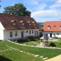 Čapkův statek, hotelli kohteessa Hořičky