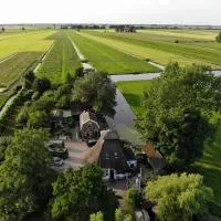 De Ouwe Meulen، فندق في Bleskensgraaf
