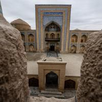 Orient Star Khiva Hotel- Madrasah Muhammad Aminkhan 1855, hotel in Khiva