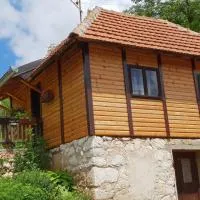 Domacinstvo Prentovic, отель в городе Čajetina