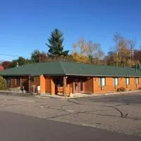 Northwoods Inn & Suites Minocqua, hotel sa Minocqua