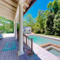 #OB Pool House, hotel near Martha's Vineyard Airport - MVY, Oak Bluffs