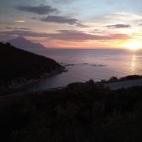 Villa Haris, &xi;&epsilon;&nu;&omicron;&delta;&omicron;&chi;&epsilon;ί&omicron; &sigma;&tau;&eta; &Sigma;ά&rho;&tau;&eta;