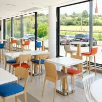 Besançon में, होटल Hôtel AKENA Besançon