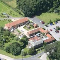 Wolds Village Hotel、Baintonのホテル