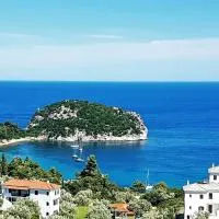 Mando Beachfront, hotel v destinaci Stafylos
