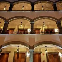Puerta San Pedro, hotel Guadalajarában