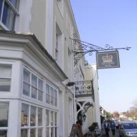 Crown Hotel Brackley, hotel in Brackley