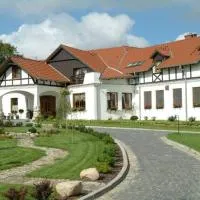 Hotel Dworek nad Regą, hotel in Trzebiatów nad Regą