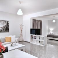 Brand new budget apartment next to Iaso and Oaka, hotel in Marousi, Athens