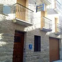 Hostal La Plaza, hotel u gradu Puente la Reina