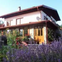 PLITVICE LAKES KONAK Daic, hotel u gradu Jezerce