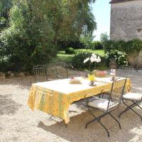 Comfortable Country House with Fenced Garden in Bouix, hotel in Bouix