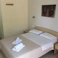 Elena Rooms, готель у місті Плакіас