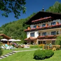 B&B Pension Karlsdorfer Hof, hotel a Seeboden