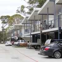 Jervis Bay Holiday Cabins, hotel in Sussex Inlet