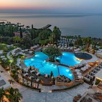 Mediterranean Beach Hotel, готель в районі  Agios Tychonas, у Лімассолі