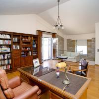 2-floor house with view