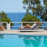 Akra Morea Hotel & Residences โรงแรมในโมเน็มวาซี