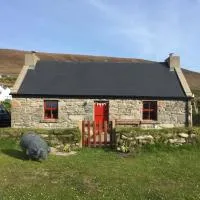 The Old Beach Cottage, Achill、Doogortのホテル