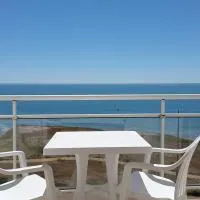 Viesnīca Hotel La Corniche pilsētā Senilērderjē