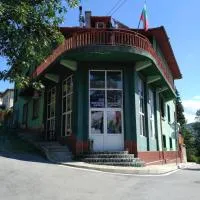 семеен хотел "НЕВЕН", hotell i Momin Prohod