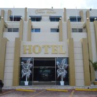 Golden House Hotel & Convention Center โรงแรมที่Santo Domingo Esteในซานโตโดมิงโก