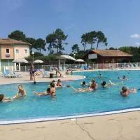 Résidence Mes Amours d'Enfants - Les Villas du Lac, hotel en Soustons