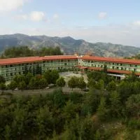 Rodon Hotel and Resort, hotel i Agros