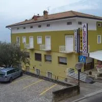 Albergo Drena, hotel i Drena