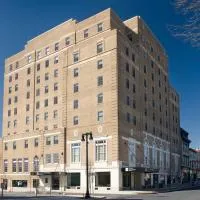 Viesnīca Grand Eastonian Hotel & Suites pilsētā Īstona