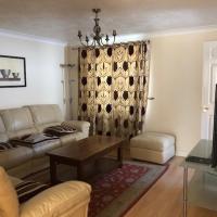Spacious 3-Bedroom Home, hotel in Colchester