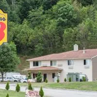 Super 8 by Wyndham Pittsburgh/Monroeville, hotelli kohteessa Monroeville