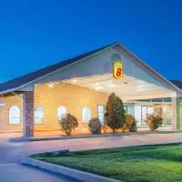 Super 8 by Wyndham Big Cabin/Vinita Area, hotel u gradu 'Vinita'