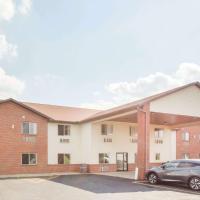 Super 8 by Wyndham Monmouth IL, hotel near Galesburg Municipal - GBG, Monmouth