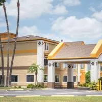 Super 8 by Wyndham Harlingen TX: Harlingen şehrinde bir otel