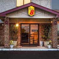 Super 8 by Wyndham Greenville, hotel dekat Pitt-Greenville Airport - PGV, Greenville