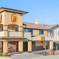 Super 8 by Wyndham Salmon Arm, hotel a Salmon Arm