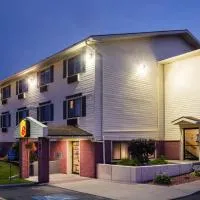 Super 8 by Wyndham Massena NY، فندق في ماسينا