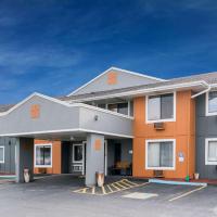 Super 8 by Wyndham Rochester Mayo Clinic Area, hotel near Rochester International Airport - RST, Rochester