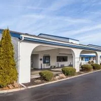 Days Inn by Wyndham Kent - Akron, hotel sa Kent