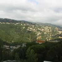 Colibri Hotel, hotel in Broummana