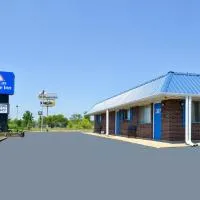 Americas Best Value Inn Sullivan, hótel í Sullivan