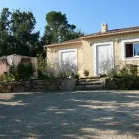 Les Karakis, piscine au sel, jardin 5000m2, hotell sihtkohas Les Arcs sur Argens