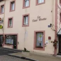 Logis Hôtel et Restaurant La Tour Brette, hotel u gradu Pontorson