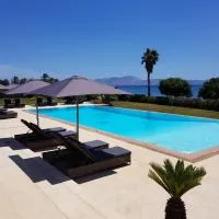 Therme Sea Luxury Lodge, khách sạn ở Thermisia