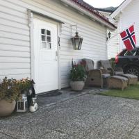 Koselig Landsbyhus i Nordfjord, hotell i nærheten av Sandane lufthavn, Anda - SDN i Nordfjordeid
