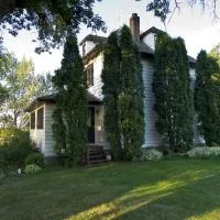 Fairmount Bed & Breakfast, מלון בBasswood
