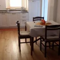 Catif Ladrù, hotel u gradu 'Cerveno'