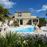 Villa Manet Portiragnes、ポルティラーニュにあるベジエ・キャプ・ダグド空港 - BZRの周辺ホテル